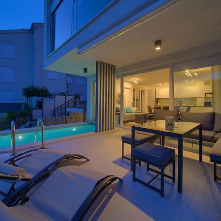 Villa Solis Lacus Modern Apartment - Private Heated Pool - Smart Tv Sky X - Free Parking Njivice Luaran gambar