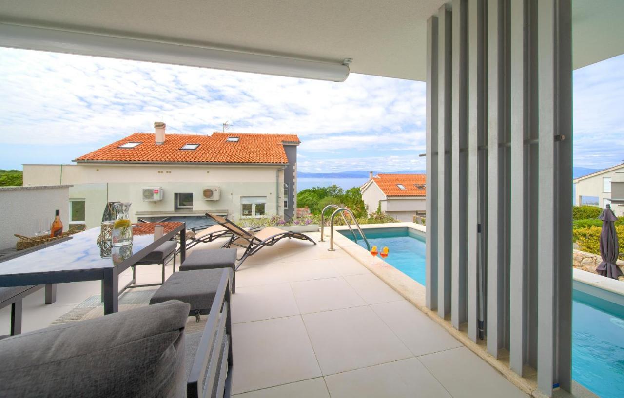 Villa Solis Lacus Modern Apartment - Private Heated Pool - Smart Tv Sky X - Free Parking Njivice Luaran gambar