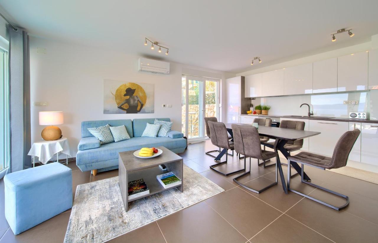 Villa Solis Lacus Modern Apartment - Private Heated Pool - Smart Tv Sky X - Free Parking Njivice Luaran gambar