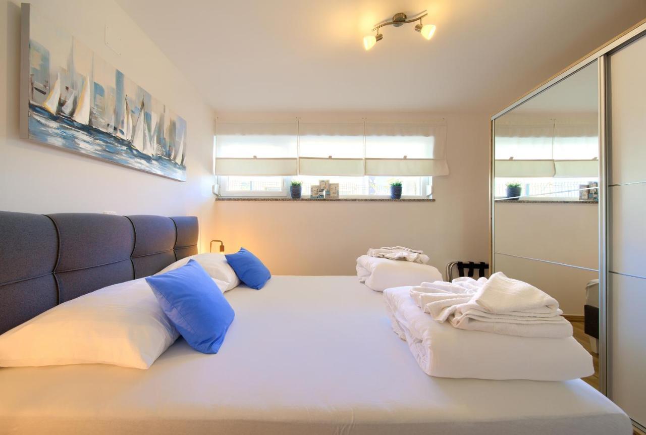 Villa Solis Lacus Modern Apartment - Private Heated Pool - Smart Tv Sky X - Free Parking Njivice Luaran gambar