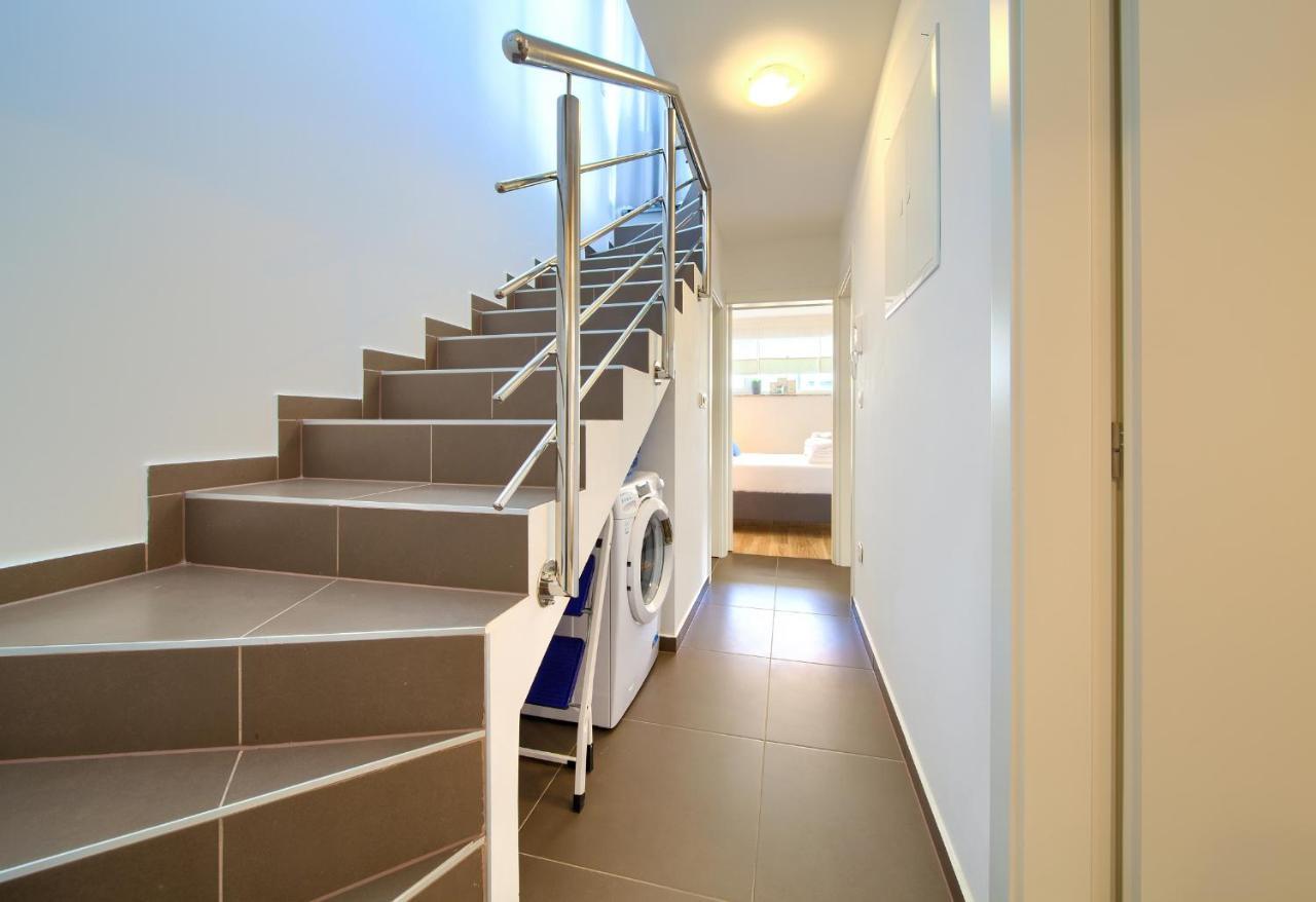 Villa Solis Lacus Modern Apartment - Private Heated Pool - Smart Tv Sky X - Free Parking Njivice Luaran gambar