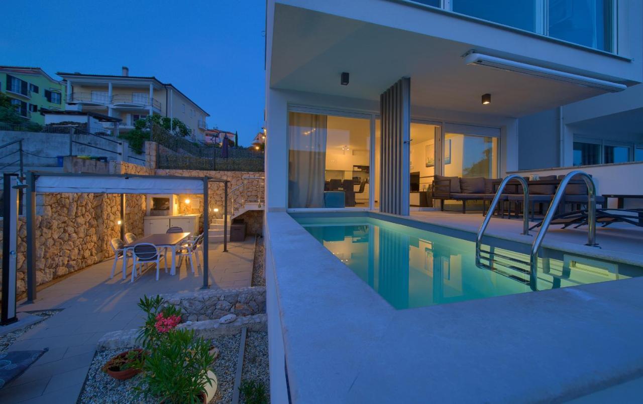 Villa Solis Lacus Modern Apartment - Private Heated Pool - Smart Tv Sky X - Free Parking Njivice Luaran gambar
