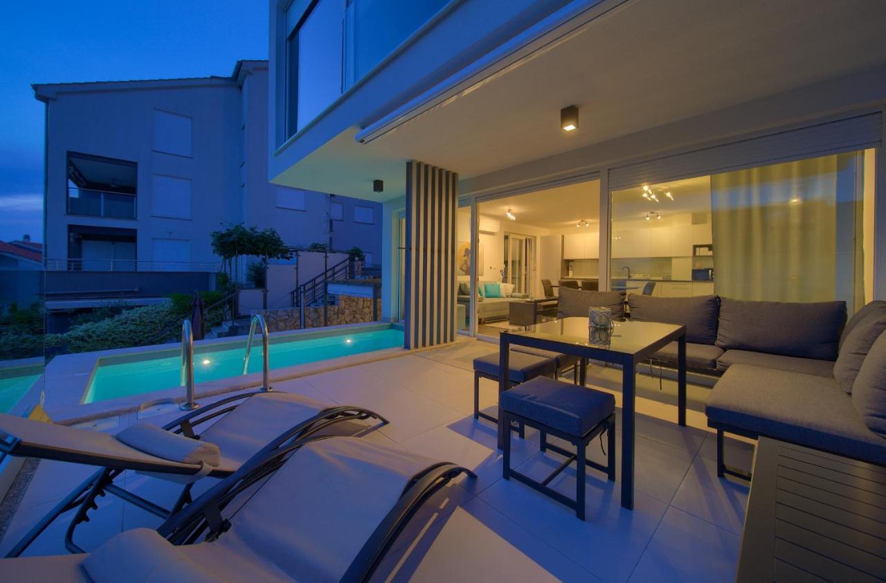 Villa Solis Lacus Modern Apartment - Private Heated Pool - Smart Tv Sky X - Free Parking Njivice Luaran gambar